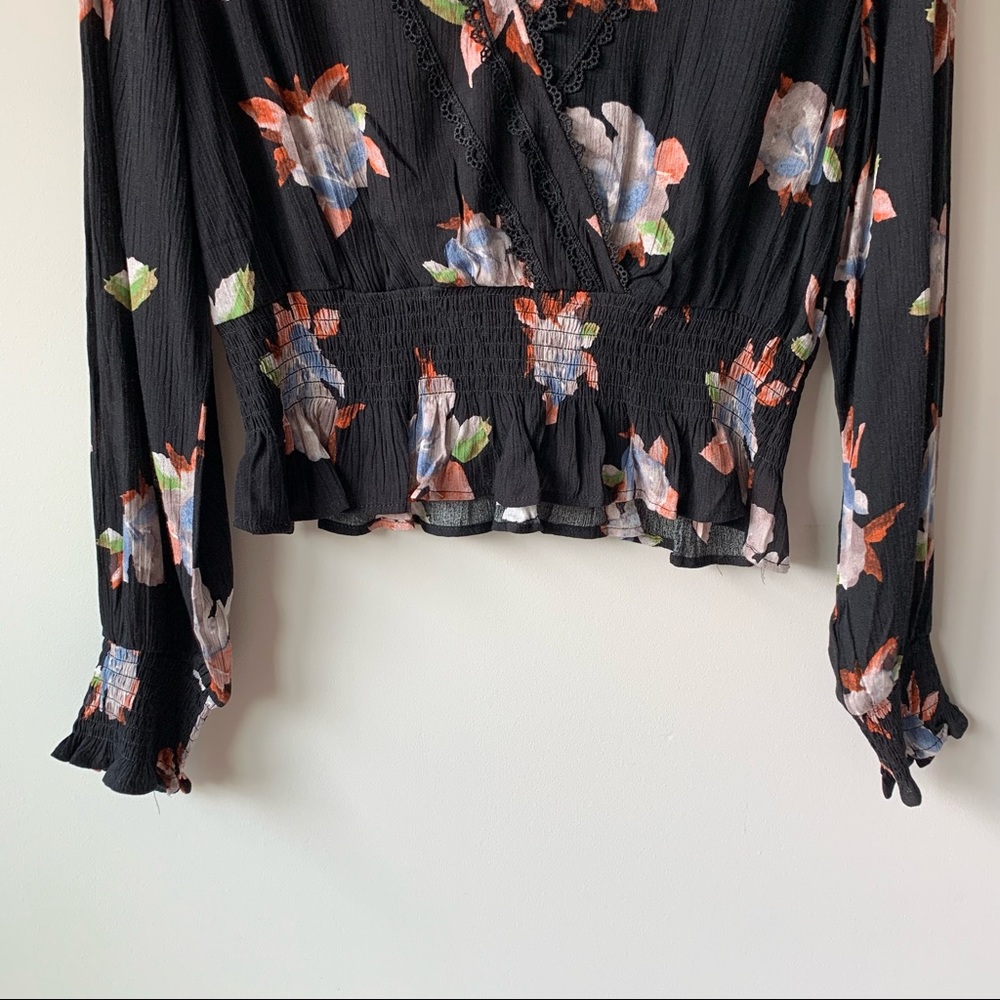 Boutique Floral Blouse - Picture 4 of 8